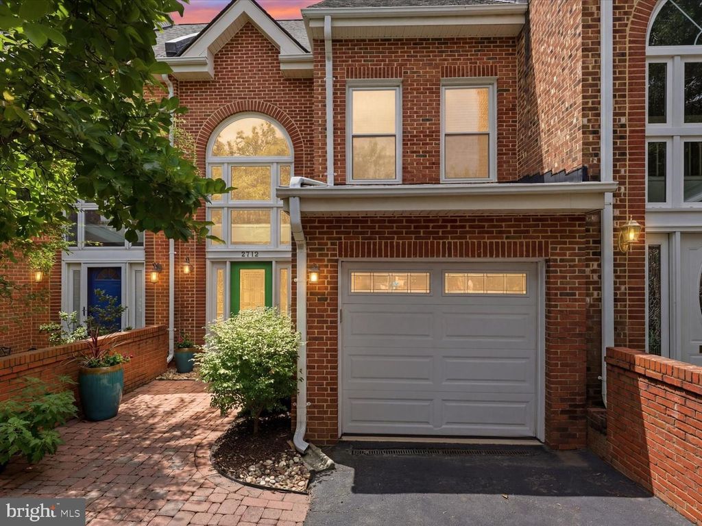 2712 KENWOOD AVE, Alexandria, VA 22302