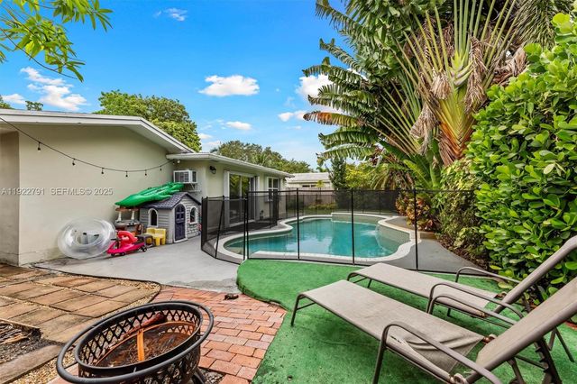 3321 NW 64th St, Fort Lauderdale, FL 33309