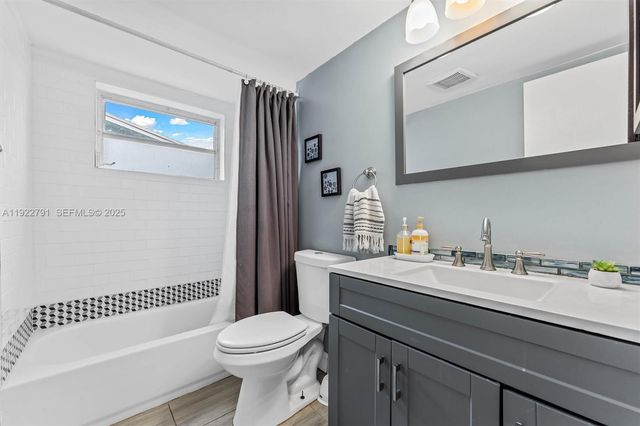 3321 NW 64th St, Fort Lauderdale, FL 33309