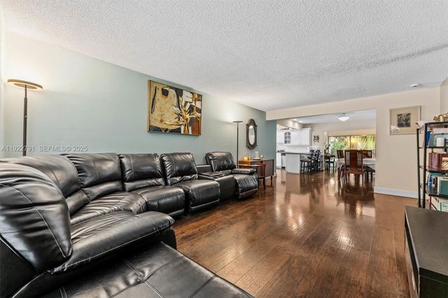 3321 NW 64th St, Fort Lauderdale, FL 33309