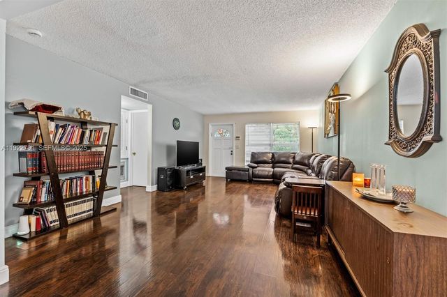 3321 NW 64th St, Fort Lauderdale, FL 33309