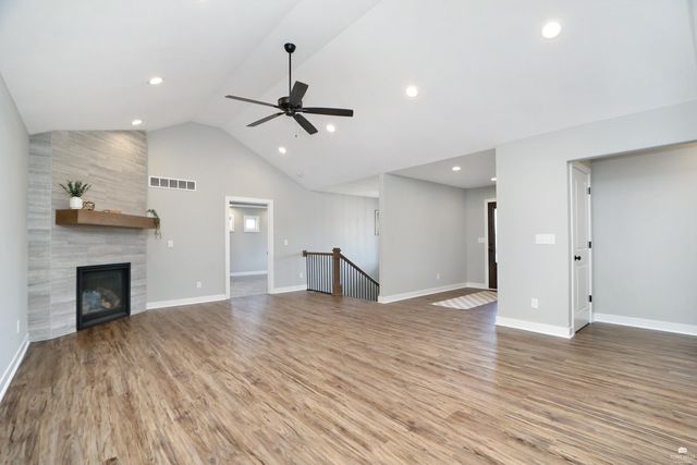 216 Highland Pointe Drive, Manhattan, KS 66503