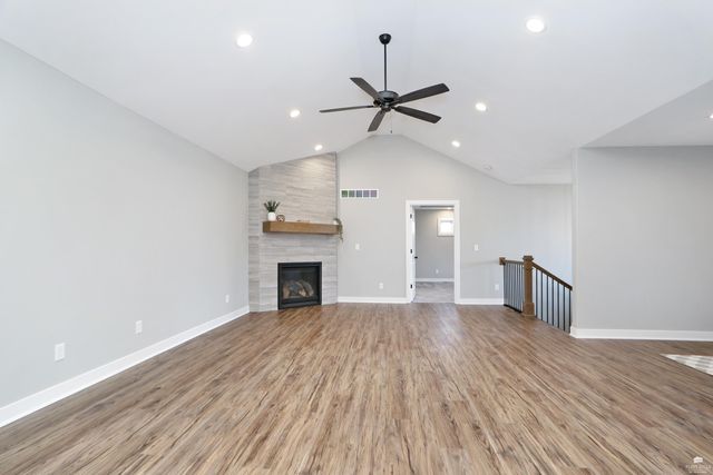 216 Highland Pointe Drive, Manhattan, KS 66503