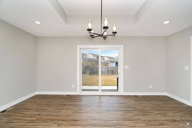 216 Highland Pointe Drive, Manhattan, KS 66503