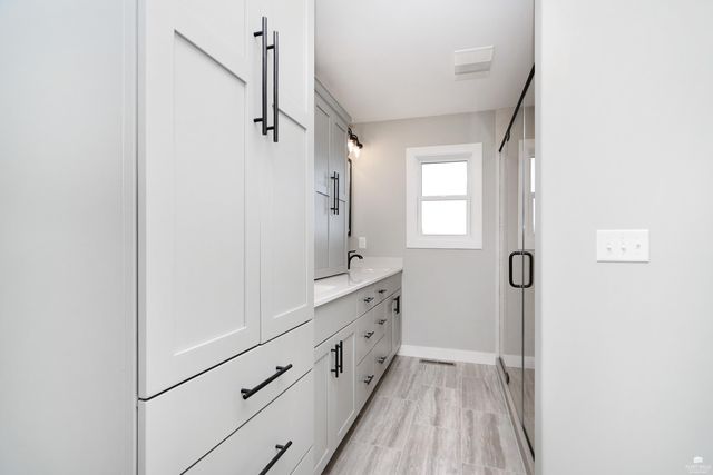 216 Highland Pointe Drive, Manhattan, KS 66503