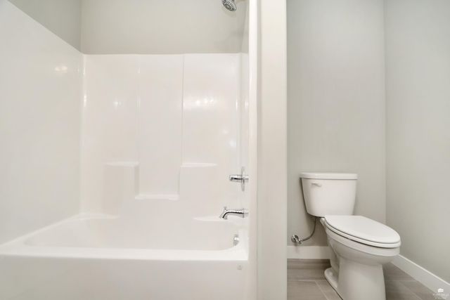 216 Highland Pointe Drive, Manhattan, KS 66503