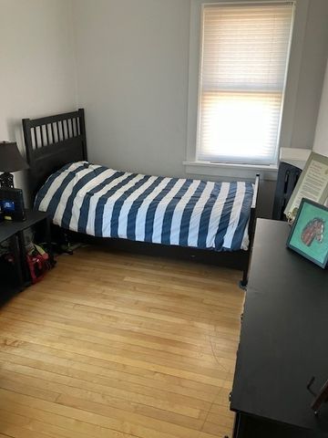 9432 S Pleasant Avenue, Chicago, IL 60643