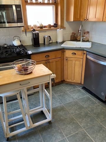 9432 S Pleasant Avenue, Chicago, IL 60643