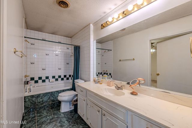 8467 Crazy Horse Cove, Hernando, MS 38632