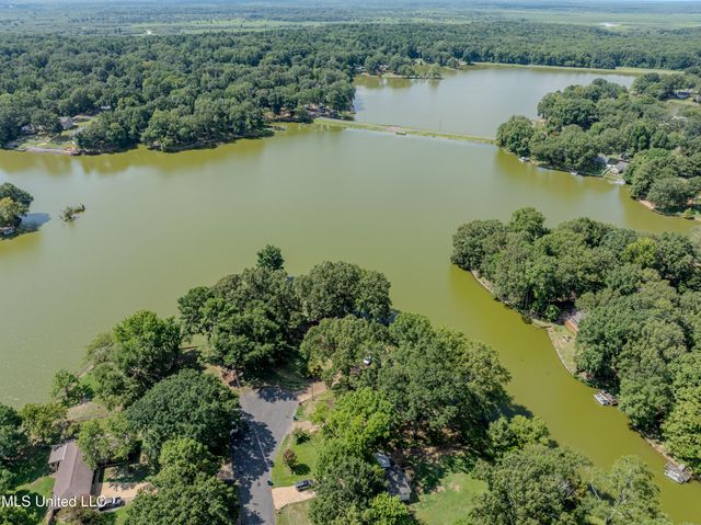 8467 Crazy Horse Cove, Hernando, MS 38632