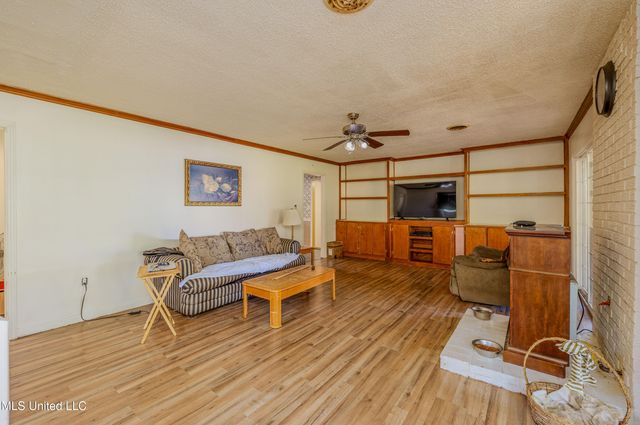 8467 Crazy Horse Cove, Hernando, MS 38632