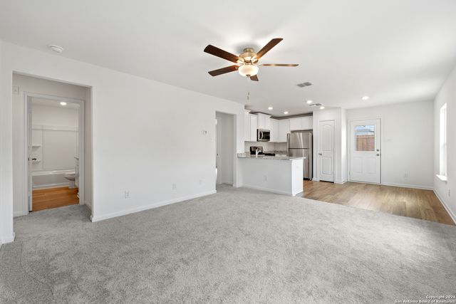 15118 Waterow View, Von Ormy, TX 78073