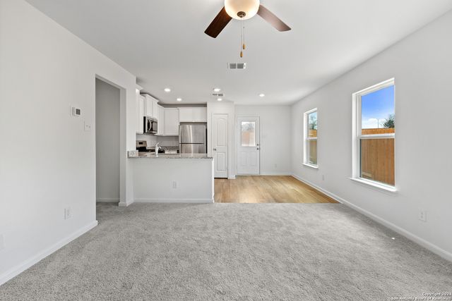 15118 Waterow View, Von Ormy, TX 78073