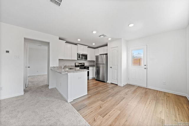 15118 Waterow View, Von Ormy, TX 78073