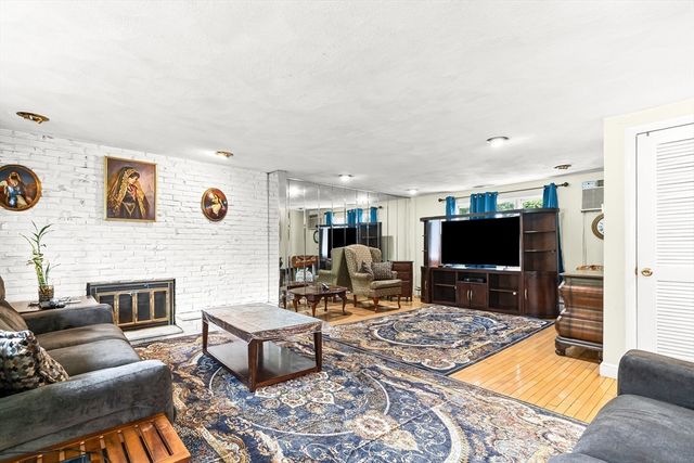 291 Main St, Saugus, MA 01906