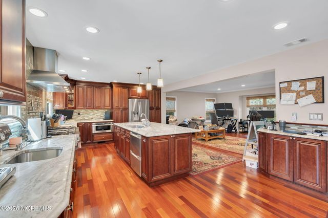 1 Edinburgh Court, Jackson, NJ 08527