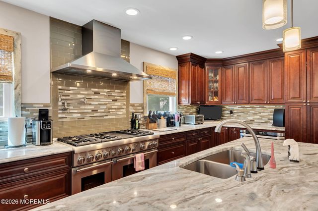 1 Edinburgh Court, Jackson, NJ 08527