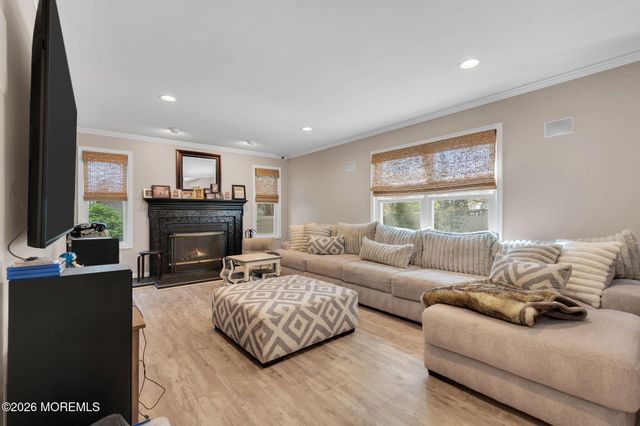 1 Edinburgh Court, Jackson, NJ 08527