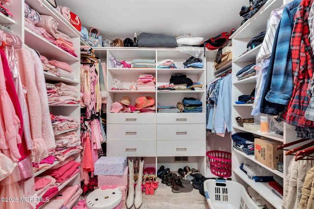 1 Edinburgh Court, Jackson, NJ 08527