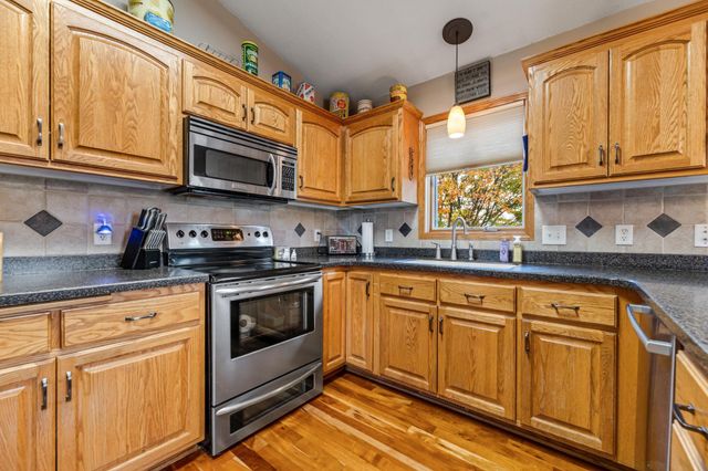 300 7th Street SW, Plainview, MN 55964