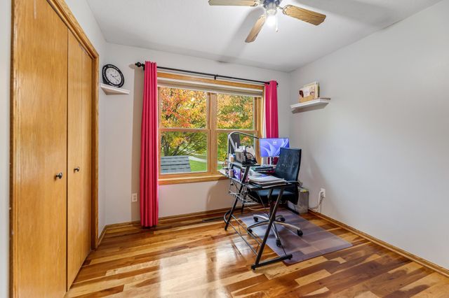 300 7th Street SW, Plainview, MN 55964