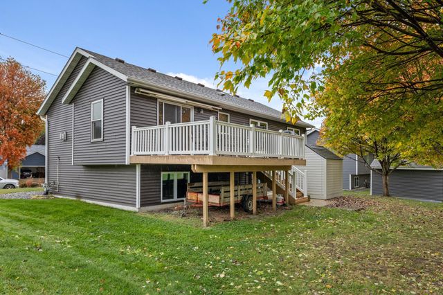300 7th Street SW, Plainview, MN 55964