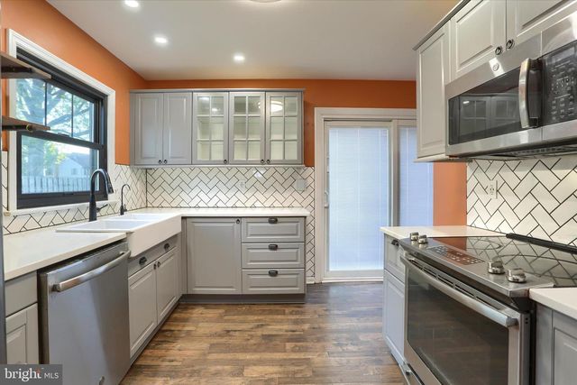 413 BIRCHLAND AVE, Mount Joy, PA 17552