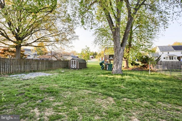 413 BIRCHLAND AVE, Mount Joy, PA 17552