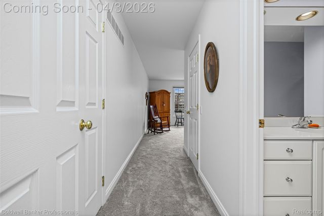 10002 Harbor Place Drive, St. Clair Shores, MI 48080