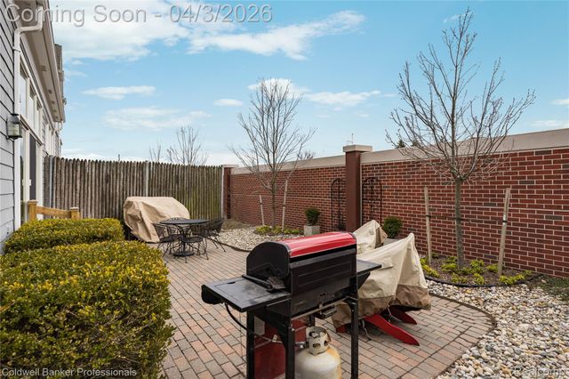 10002 Harbor Place Drive, St. Clair Shores, MI 48080