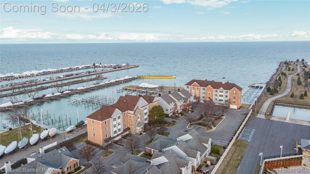 10002 Harbor Place Drive, St. Clair Shores, MI 48080