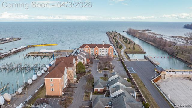 10002 Harbor Place Drive, St. Clair Shores, MI 48080