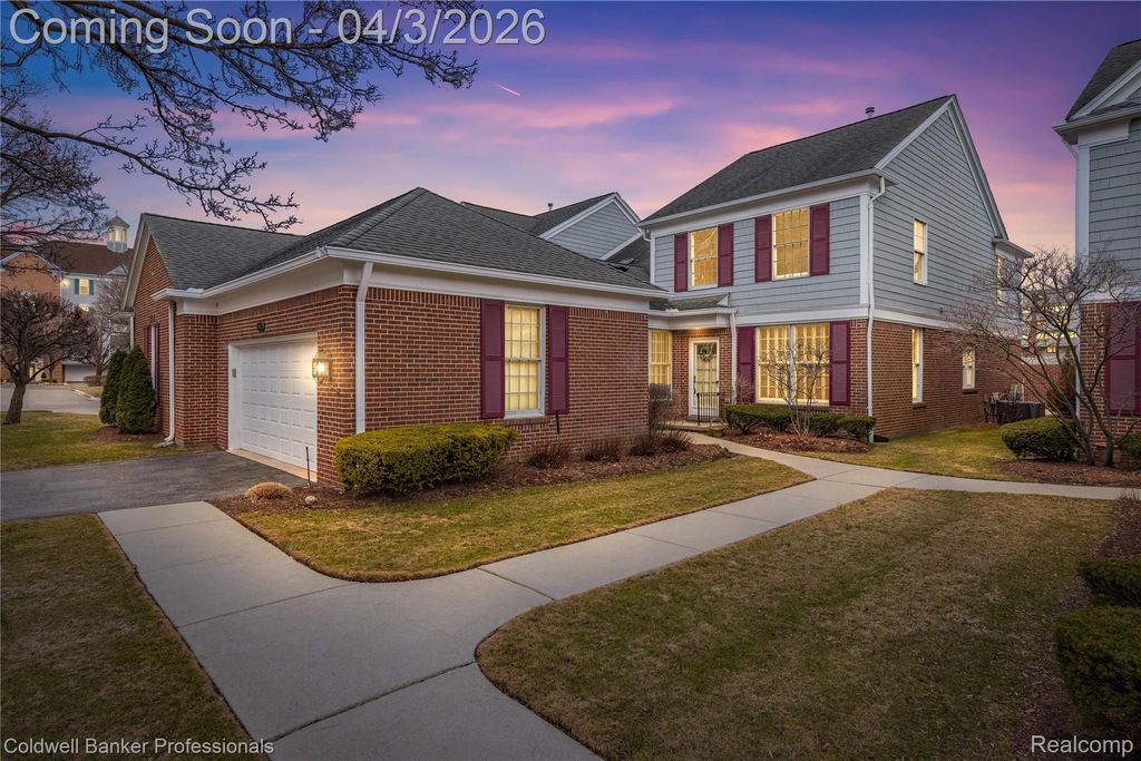 10002 Harbor Place Drive, St. Clair Shores, MI 48080