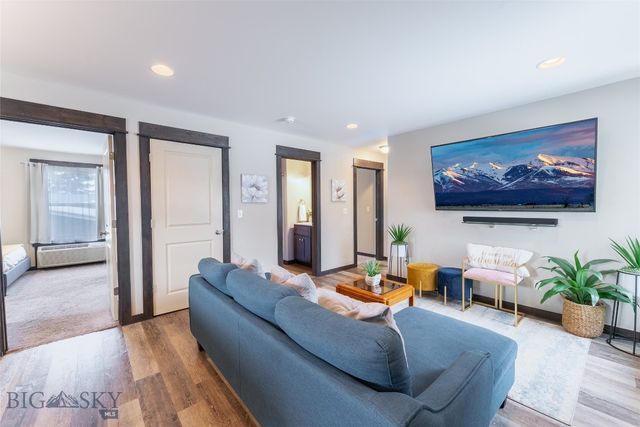 303 S 19th Avenue, Bozeman, MT 59718