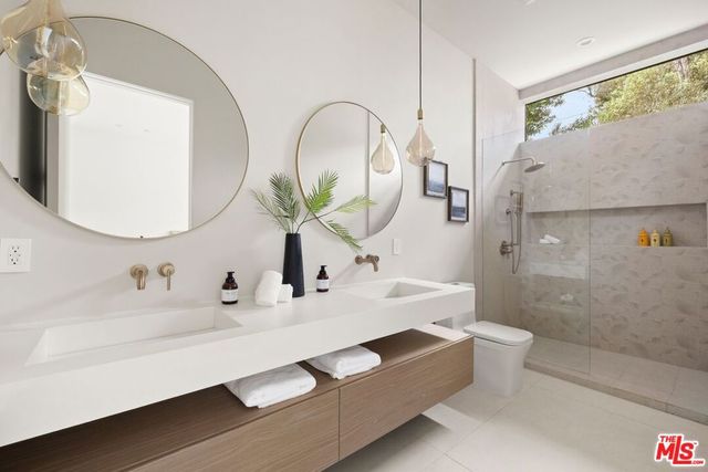 2814 Roscomare Road, Los Angeles, CA 90077