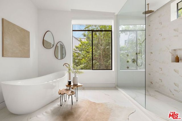 2814 Roscomare Road, Los Angeles, CA 90077