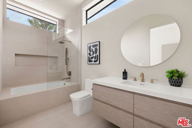 2814 Roscomare Road, Los Angeles, CA 90077