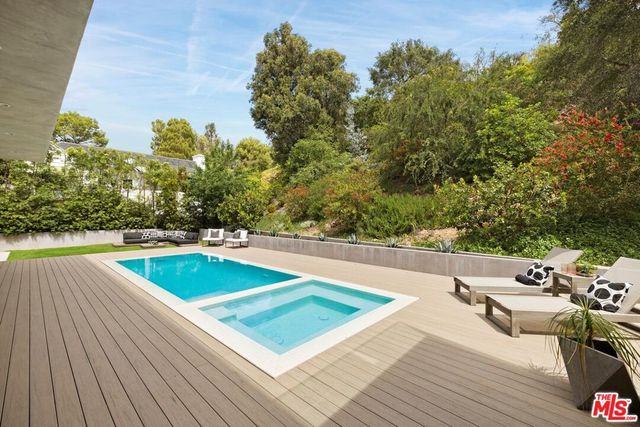 2814 Roscomare Road, Los Angeles, CA 90077