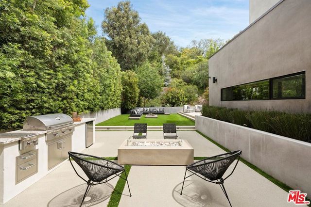2814 Roscomare Road, Los Angeles, CA 90077