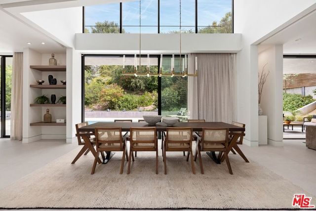 2814 Roscomare Road, Los Angeles, CA 90077