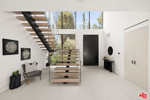 2814 Roscomare Road, Los Angeles, CA 90077