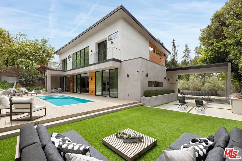 2814 Roscomare Road, Los Angeles, CA 90077