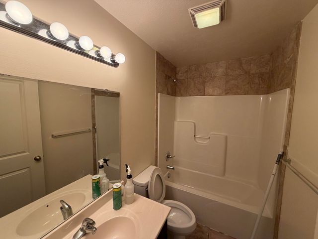 1203 Euclid Avenue, Kalamazoo City, MI 49006