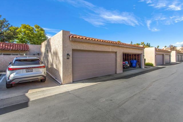 7057 Poco Senda, Riverside, CA 92504