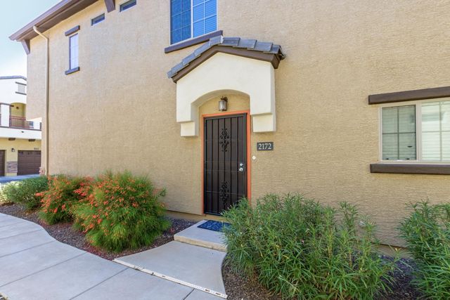 2725 E MINE CREEK Road 2172, Phoenix, AZ 85024