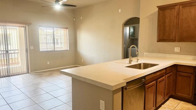 2725 E MINE CREEK Road 2172, Phoenix, AZ 85024