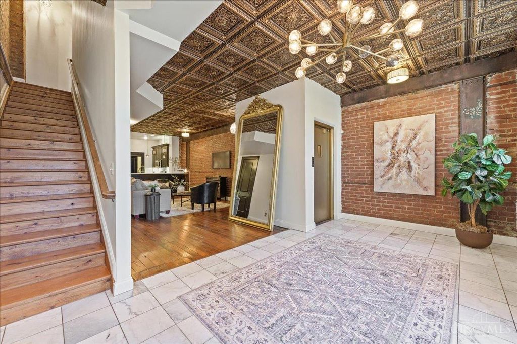 1302 Main Street, Cincinnati, OH 45202