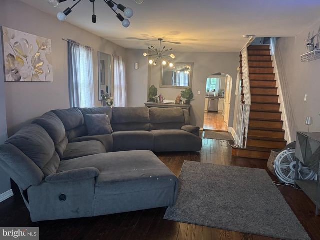248 W UNION ST, Burlington, NJ 08016