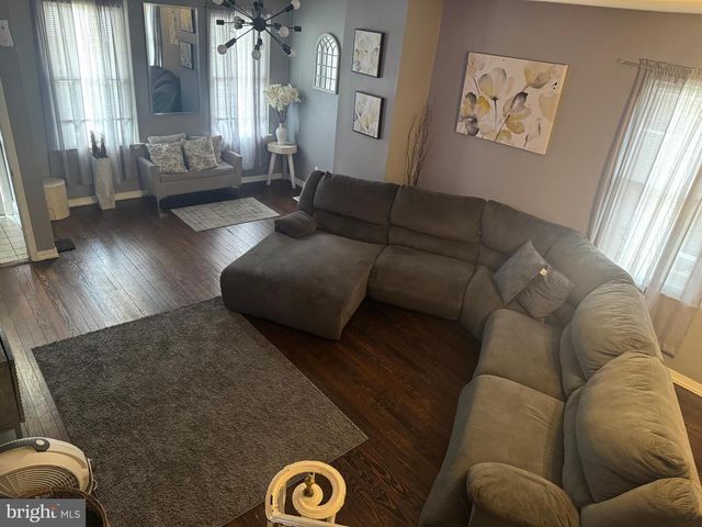 248 W UNION ST, Burlington, NJ 08016