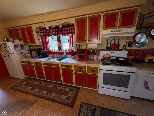 12561 N County Road 300 E, Brazil, IN 47834